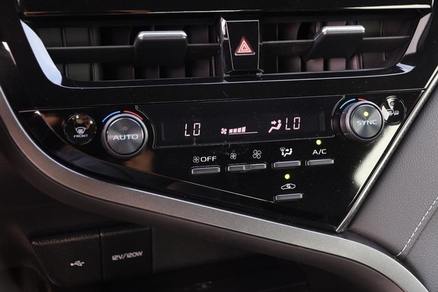 Toyota Camry Vehicle Image 18