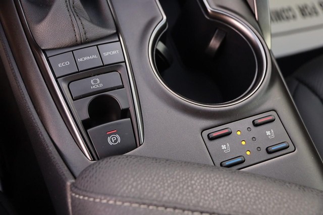 Toyota Camry Vehicle Image 19