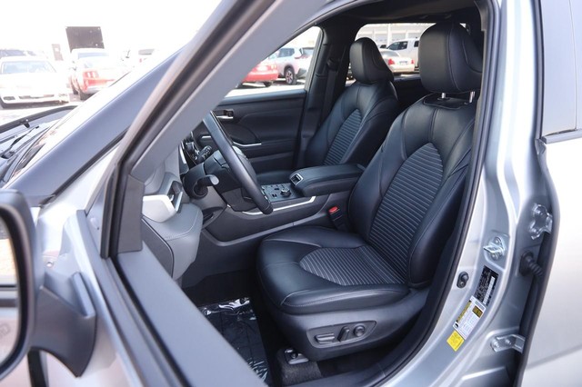 Toyota Highlander Vehicle Image 10