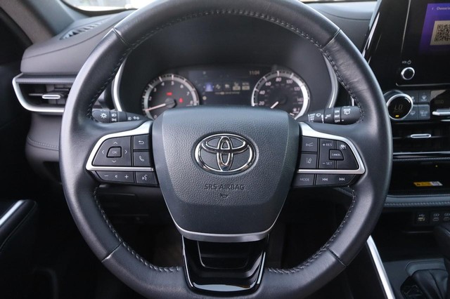 Toyota Highlander Vehicle Image 13