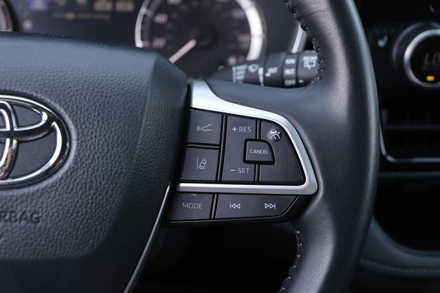 Toyota Highlander Vehicle Image 15