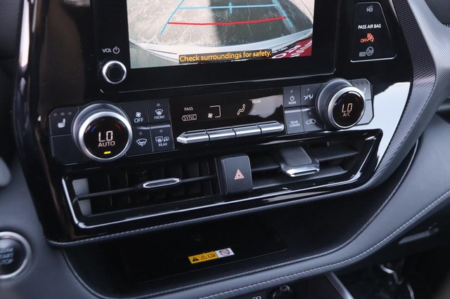 Toyota Highlander Vehicle Image 19