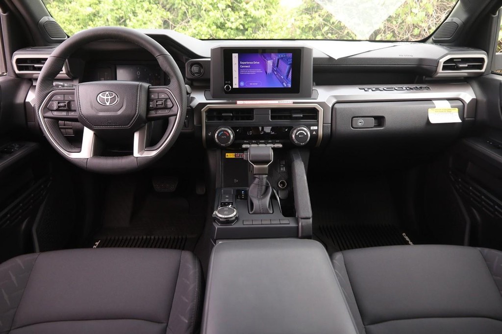 Toyota Tacoma 4WD Vehicle Full-screen Gallery Image 34
