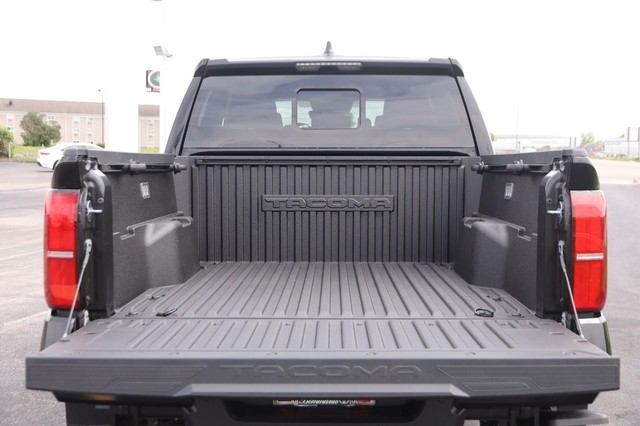 Toyota Tacoma 4WD Vehicle Image 07