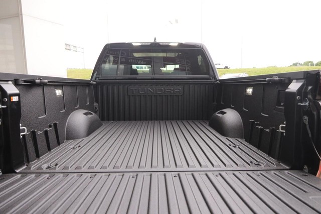 Toyota Tundra 4WD Vehicle Image 07
