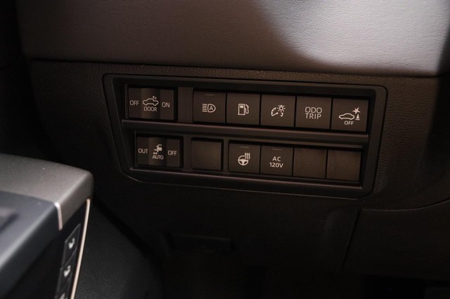 Toyota Tundra 4WD Vehicle Image 22