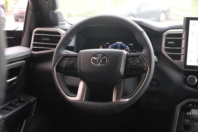 Toyota Tundra 4WD Vehicle Image 25