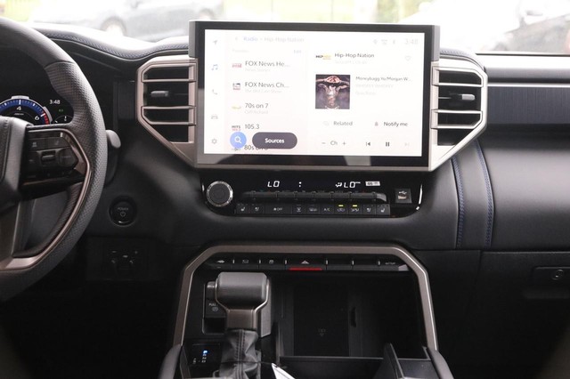 Toyota Tundra 4WD Vehicle Image 26