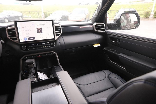 Toyota Tundra 4WD Vehicle Image 27
