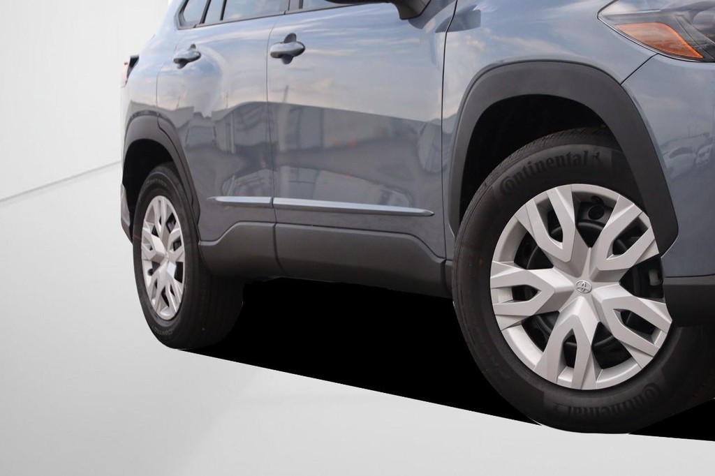 Toyota Corolla Cross Vehicle Full-screen Gallery Image 3