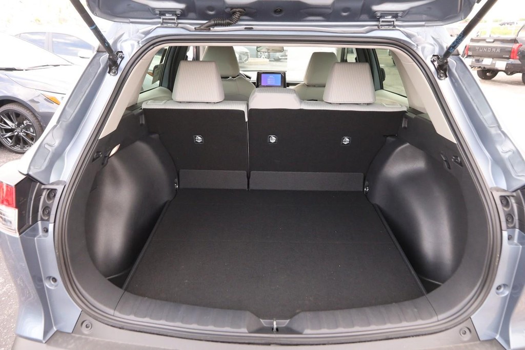 Toyota Corolla Cross Vehicle Full-screen Gallery Image 7