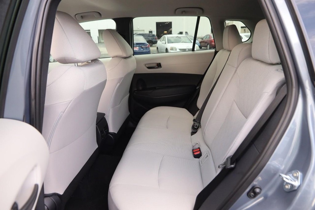 Toyota Corolla Cross Vehicle Full-screen Gallery Image 9