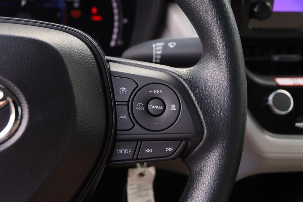 Toyota Corolla Cross Vehicle Full-screen Gallery Image 12