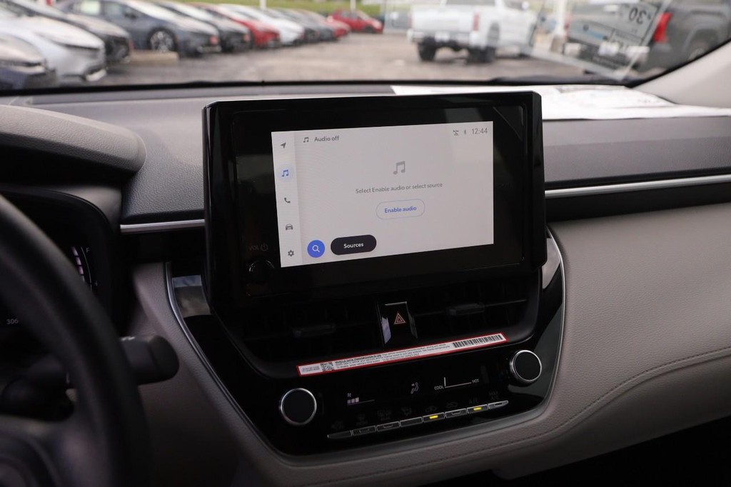 Toyota Corolla Cross Vehicle Full-screen Gallery Image 14
