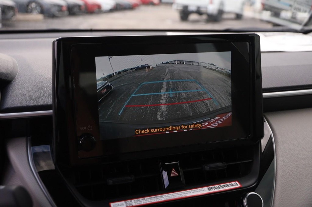 Toyota Corolla Cross Vehicle Full-screen Gallery Image 16