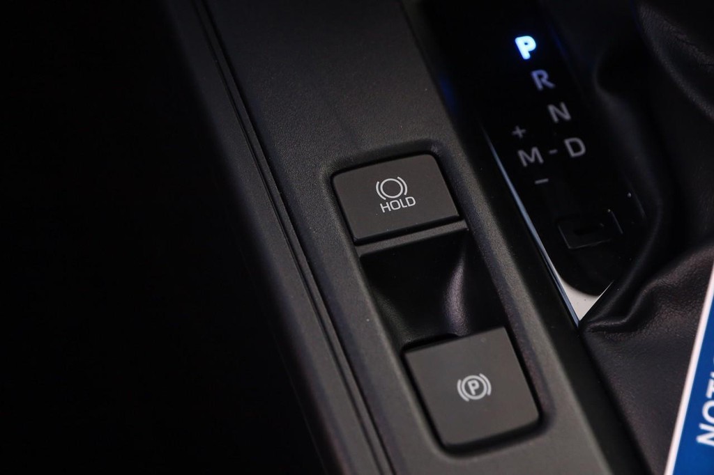 Toyota Corolla Cross Vehicle Full-screen Gallery Image 18