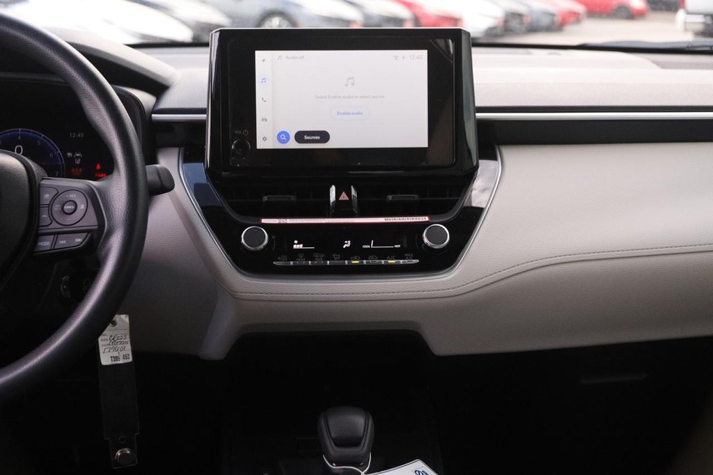 Toyota Corolla Cross Vehicle Full-screen Gallery Image 23