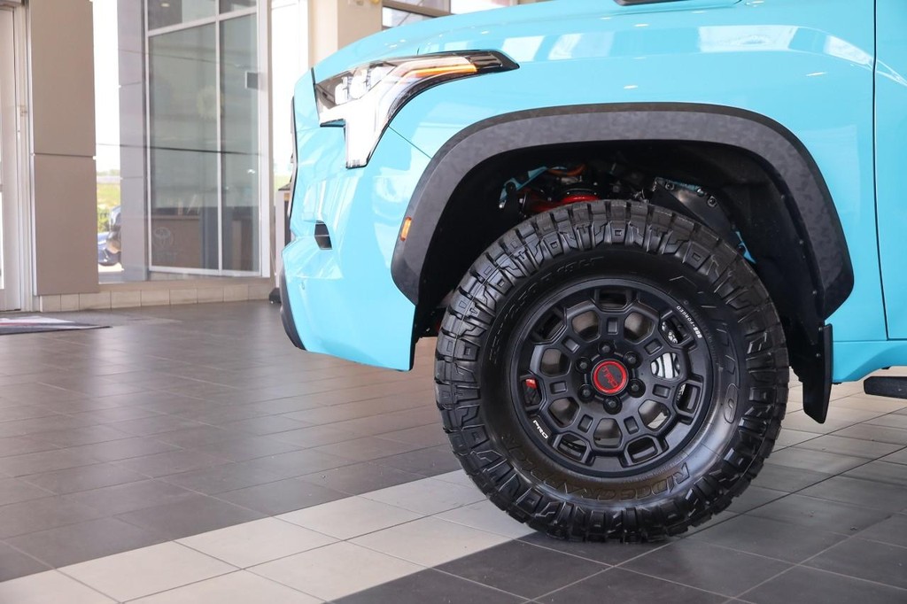 Toyota Sequoia Vehicle Full-screen Gallery Image 4