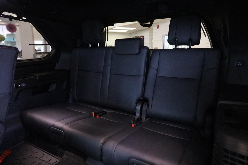 Toyota Sequoia Vehicle Full-screen Gallery Image 13