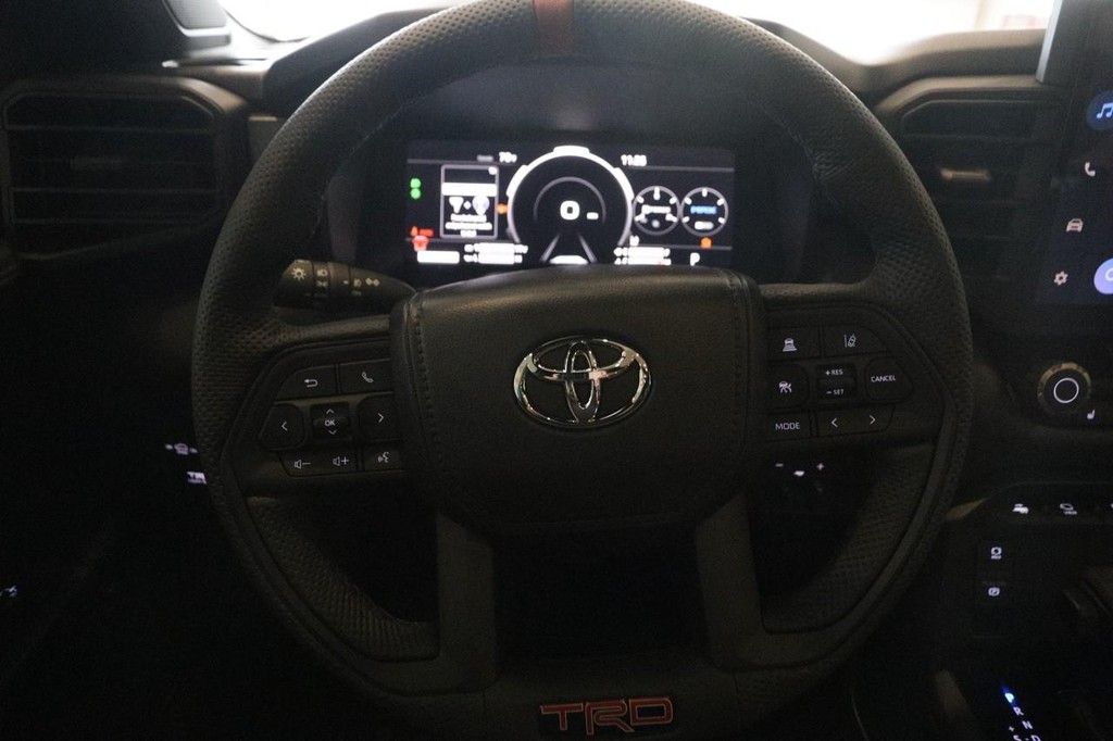 Toyota Sequoia Vehicle Full-screen Gallery Image 14