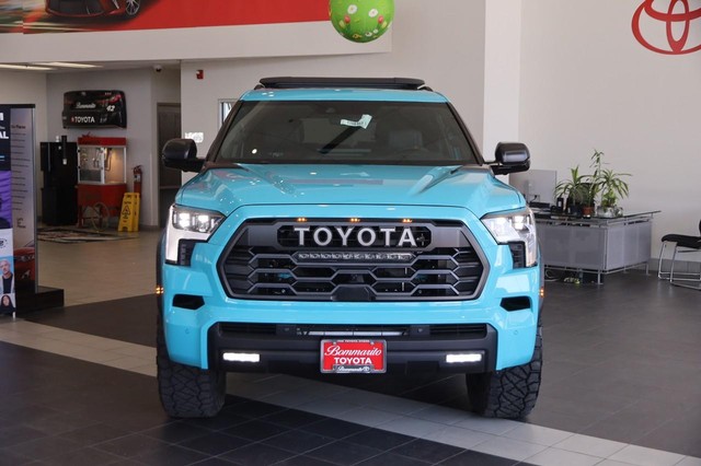 Toyota Sequoia Vehicle Image 05