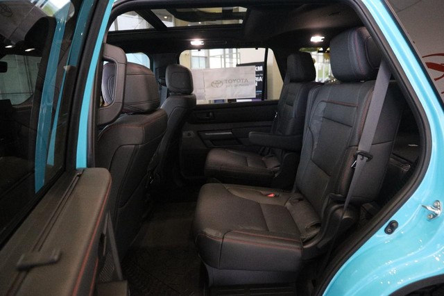 Toyota Sequoia Vehicle Image 12