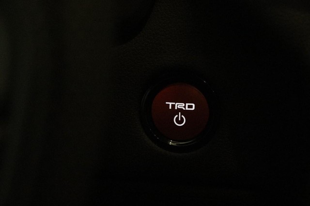 Toyota Sequoia Vehicle Image 18