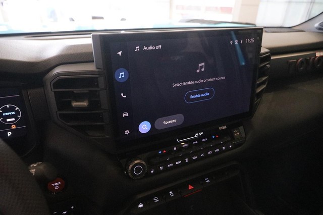 Toyota Sequoia Vehicle Image 19