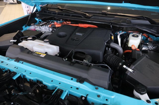 Toyota Sequoia Vehicle Image 28