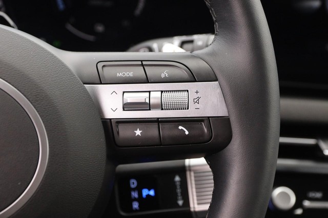 Hyundai Tucson Hybrid Vehicle Image 14