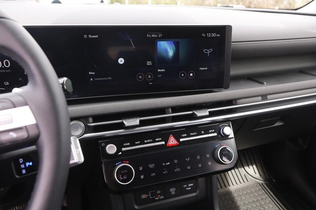 Hyundai Tucson Hybrid Vehicle Image 17