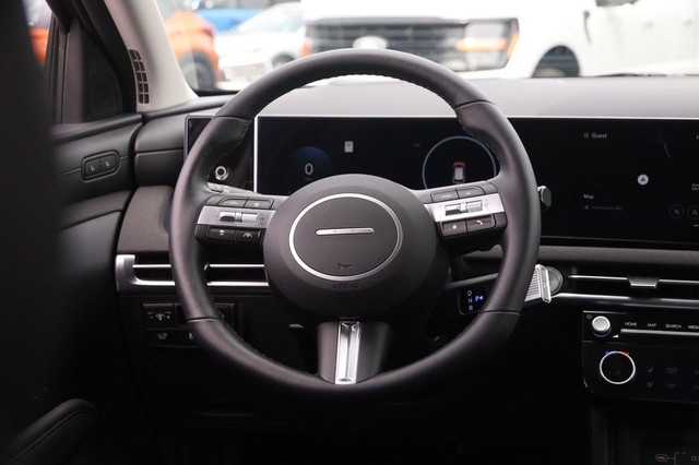 Hyundai Tucson Hybrid Vehicle Image 25