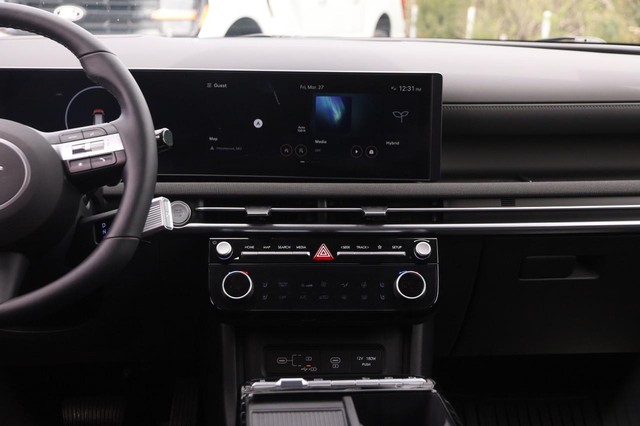 Hyundai Tucson Hybrid Vehicle Image 26