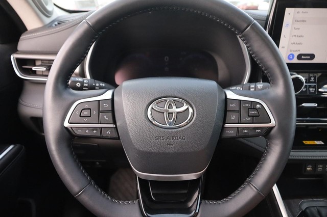 Toyota Highlander Vehicle Image 13