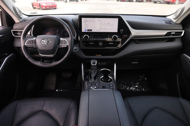 Toyota Highlander Vehicle Image 24