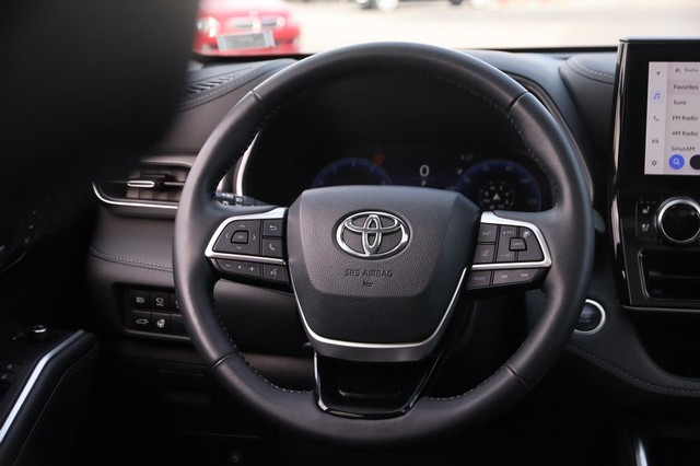 Toyota Highlander Vehicle Image 26