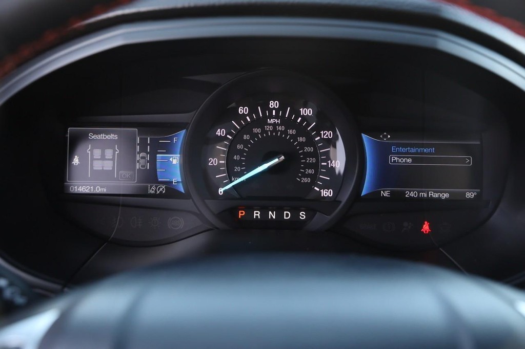 Ford Edge Vehicle Full-screen Gallery Image 15