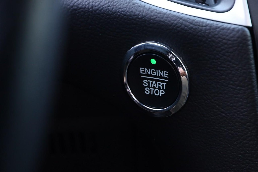 Ford Edge Vehicle Full-screen Gallery Image 16