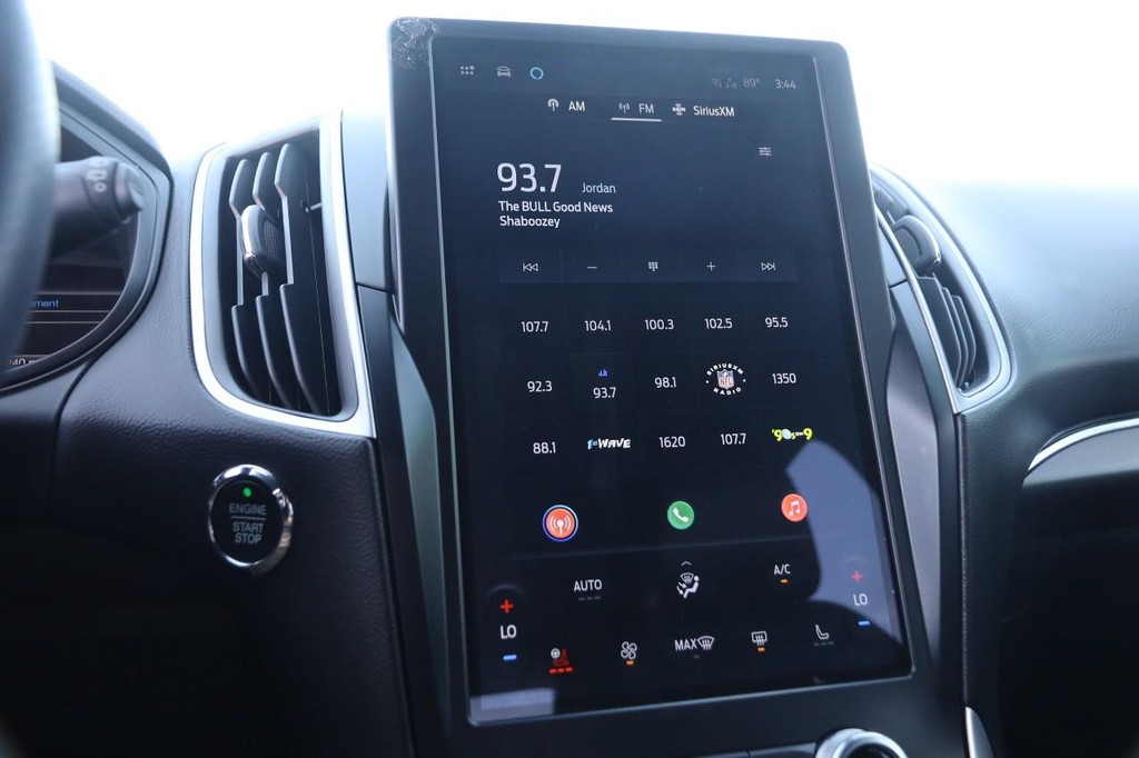 Ford Edge Vehicle Full-screen Gallery Image 17