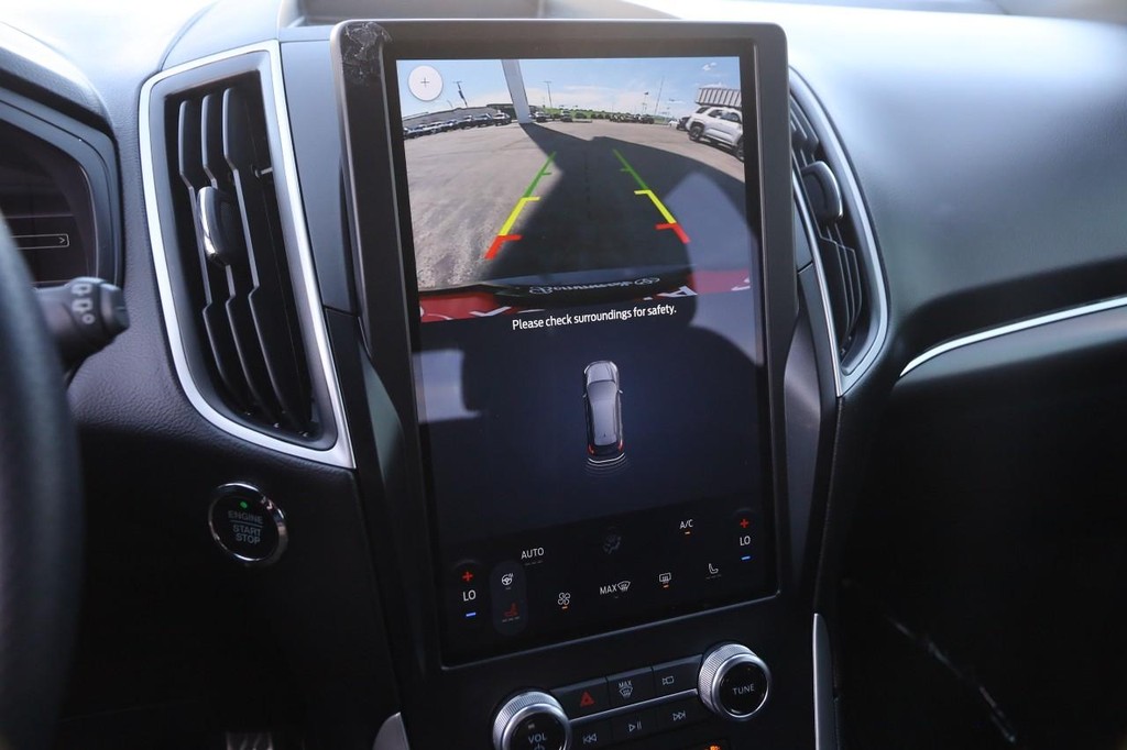 Ford Edge Vehicle Full-screen Gallery Image 18