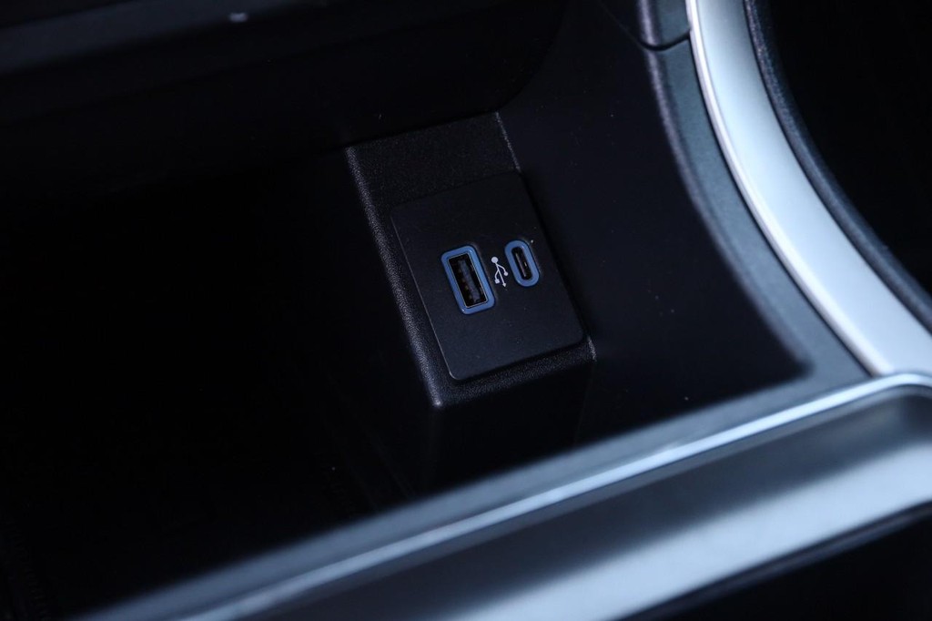 Ford Edge Vehicle Full-screen Gallery Image 20