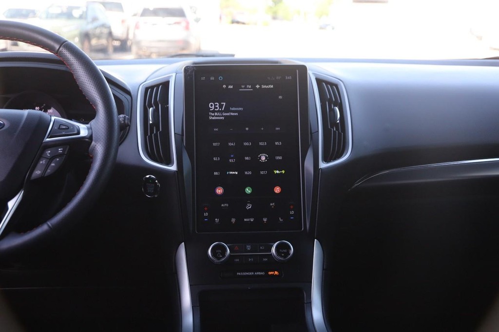 Ford Edge Vehicle Full-screen Gallery Image 25