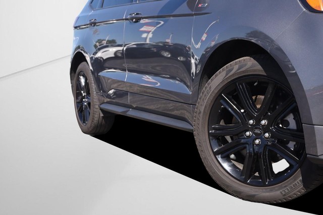 Ford Edge Vehicle Image 03