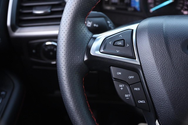 Ford Edge Vehicle Image 13