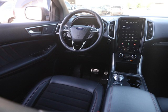 Ford Edge Vehicle Image 23