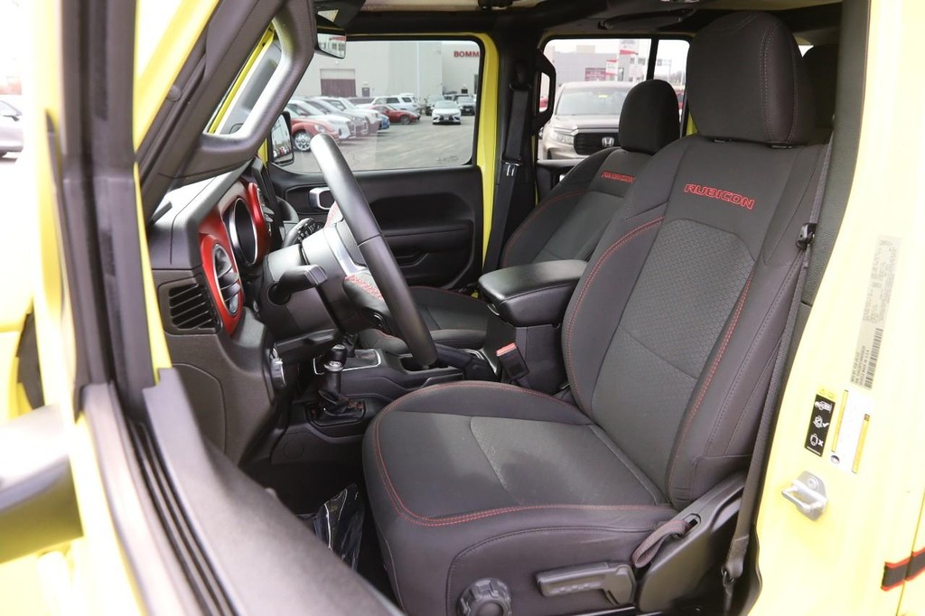 Jeep Wrangler Vehicle Full-screen Gallery Image 11