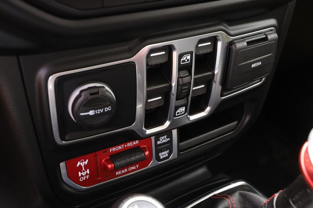 Jeep Wrangler Vehicle Full-screen Gallery Image 21