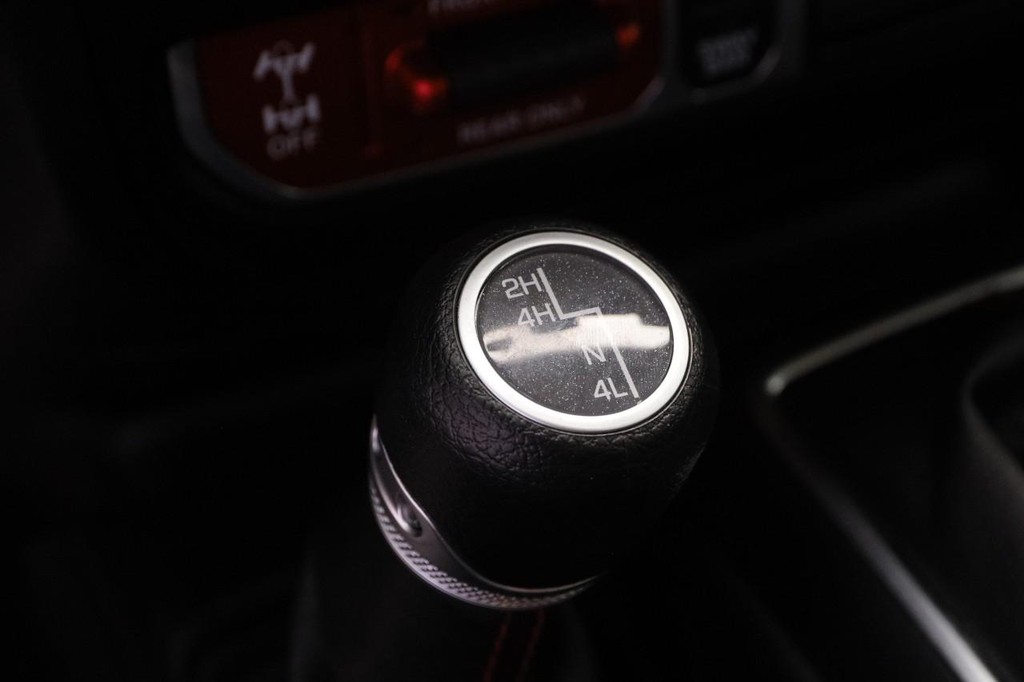 Jeep Wrangler Vehicle Full-screen Gallery Image 24