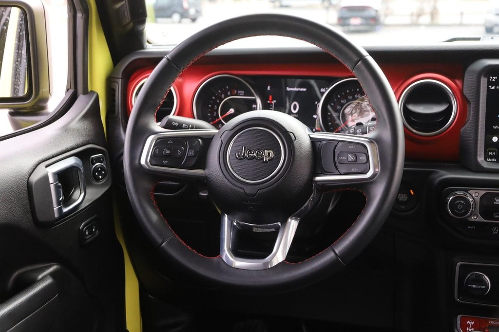 Jeep Wrangler Vehicle Full-screen Gallery Image 27