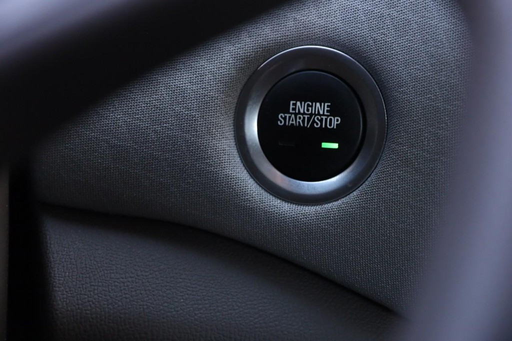 Chevrolet Malibu Vehicle Full-screen Gallery Image 14